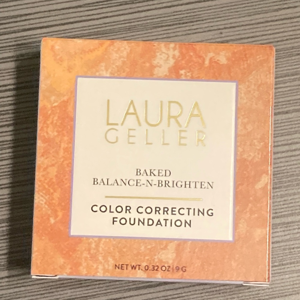 Laura helper baked n brighten color correcting foundation